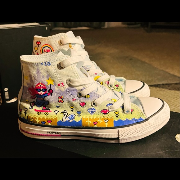 **SOLD** ✨NEW✨ Converse ‘Gamer’Chuck Taylor All-Star High, Youth Size 1 - $45 - Picture 4 of 11